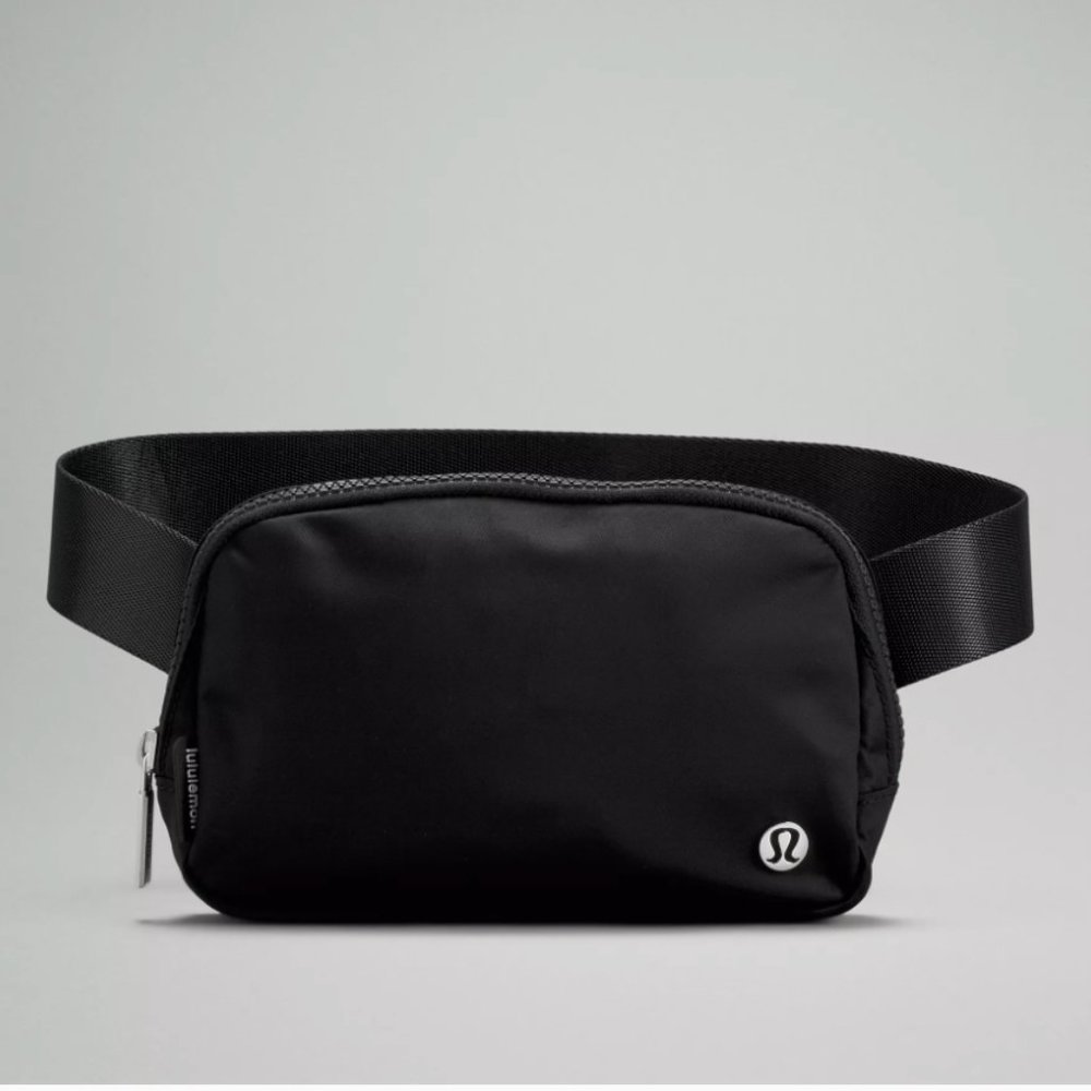 NWT Lululemon Everywhere Belt Bag Extended Strap Black FAST SHIPPING